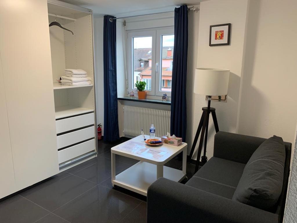 Guenstiges Privatzimmer لاروش المظهر الخارجي الصورة