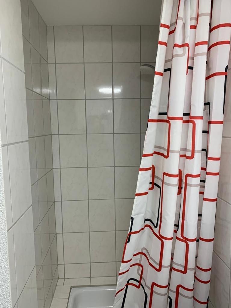 Guenstiges Privatzimmer لاروش المظهر الخارجي الصورة